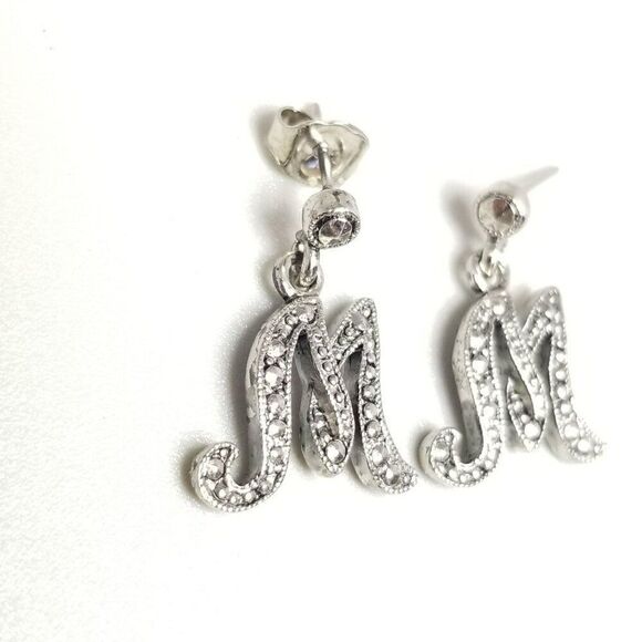 Vintage Avon M Monogram Letter Dangle Charm Stud Earrings, Silver Tone Initials - Picture 3 of 7